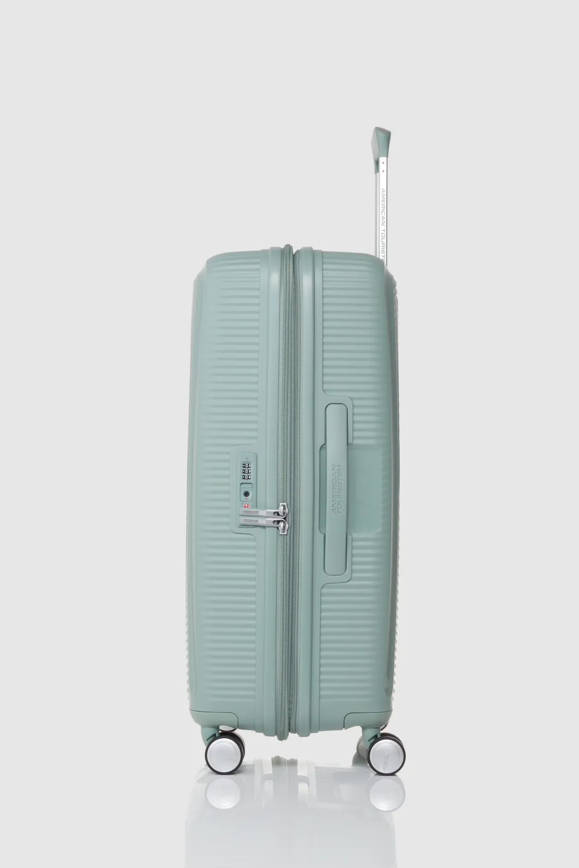 Curio 2 69cm Suitcase Strandbags
