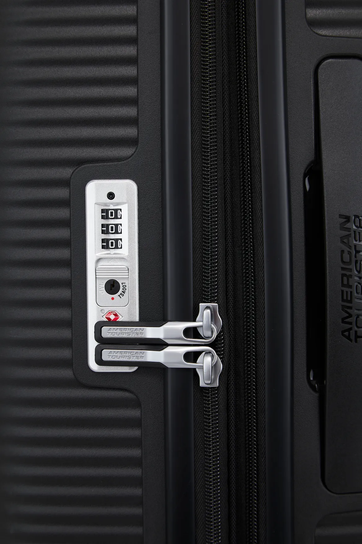 Curio 2 80cm Suitcase Strandbags