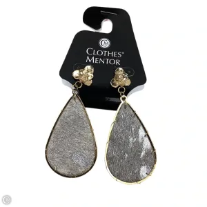 Earrings Dangle/drop By Clothes Mentor