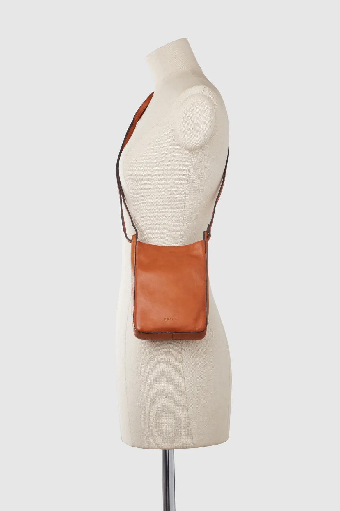 Maya Leather Slim Phone Holder Strandbags