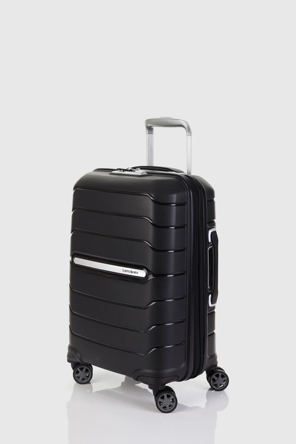 Oc2lite Carry-On 55cm Suitcase Strandbags