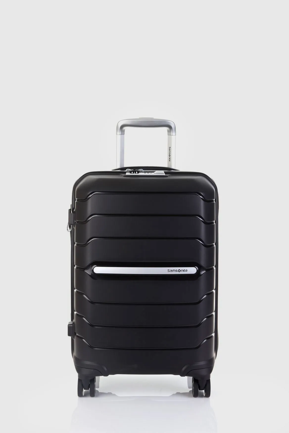 Oc2lite Carry-On 55cm Suitcase Strandbags