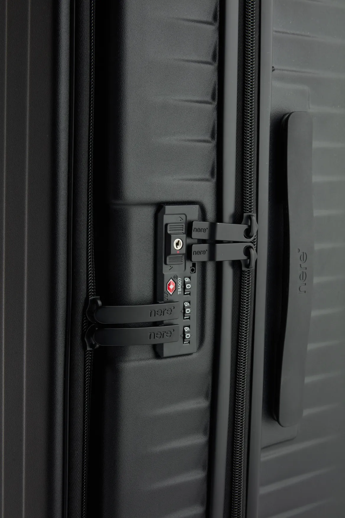 Venture Dual Open 56cm Suitcase Strandbags